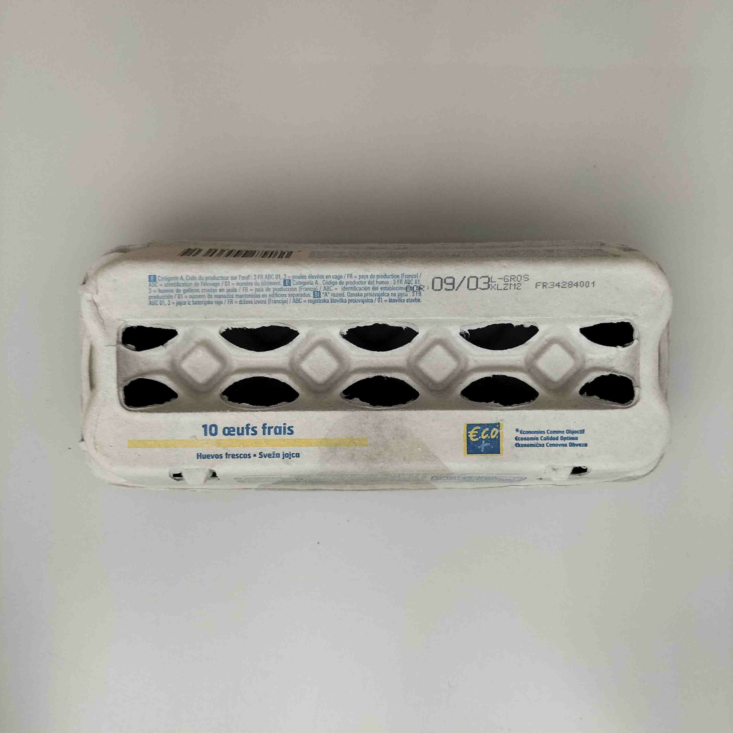 10 œufs frais €co Poules élevées en cage